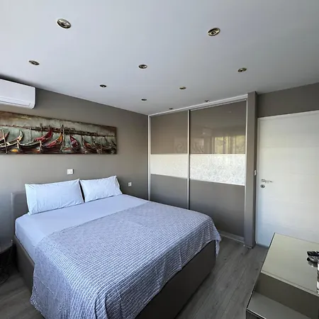 Apartment Astra With Private Parking *